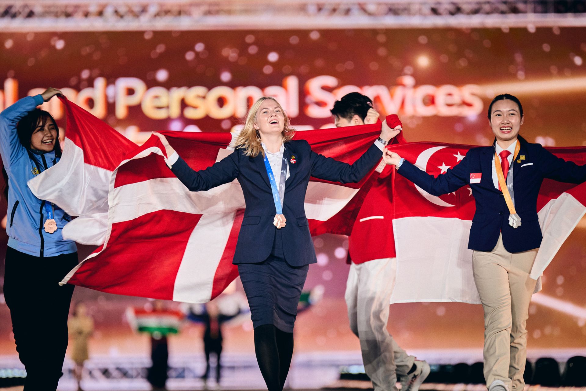 Tjenerelev Linnea Lind Lehner ved kåringerne. Foto: Lasse Skov, SkillsDenmark