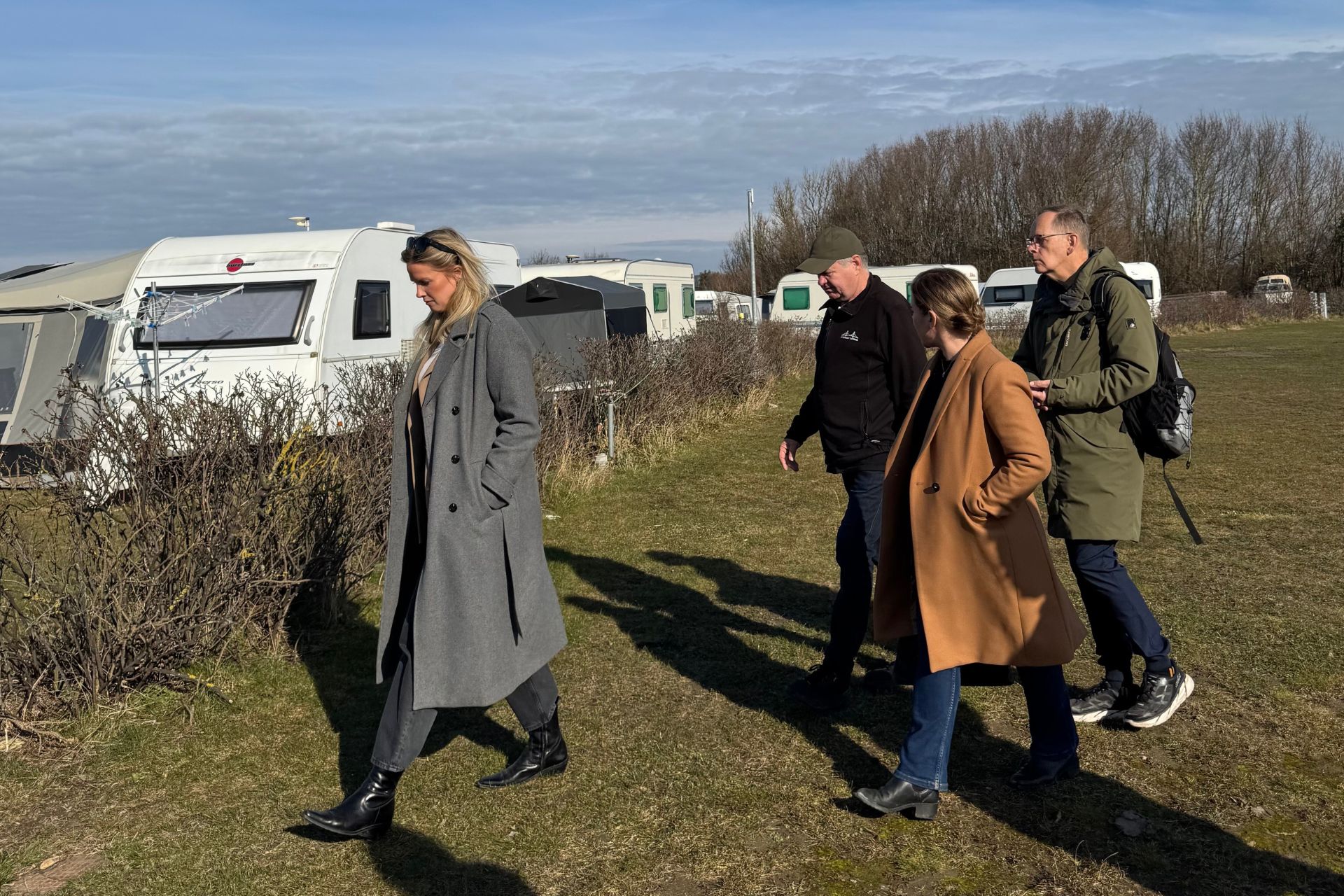 Rundvisning og dialog om camping mellem folketingspolitiker Susie Jessen (DD), Ulrich Helledie, indehaver af Storebælt Camping, HORESTA og regional presse.